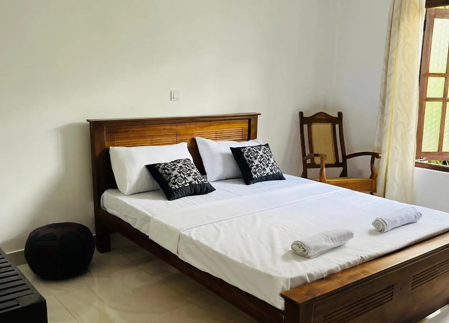 Bernard Homestay كاندي