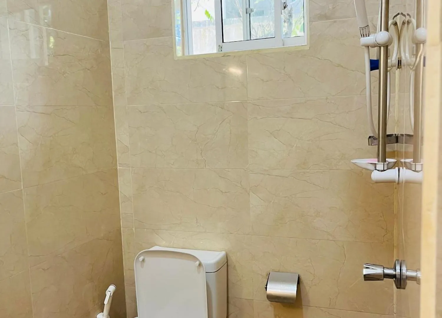 Bernard Homestay كاندي