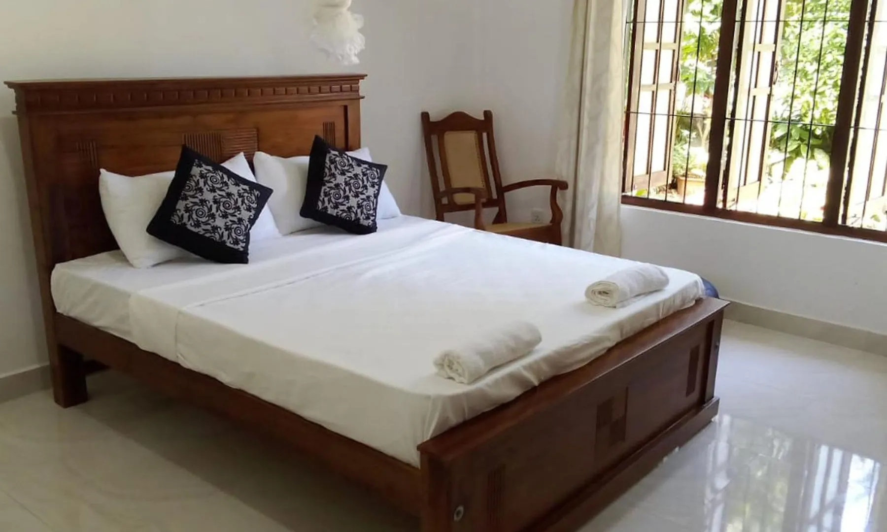 Bernard Homestay كاندي